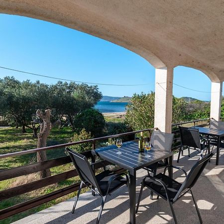 Beachfront Apartment Lostura トゥラニ エクステリア 写真