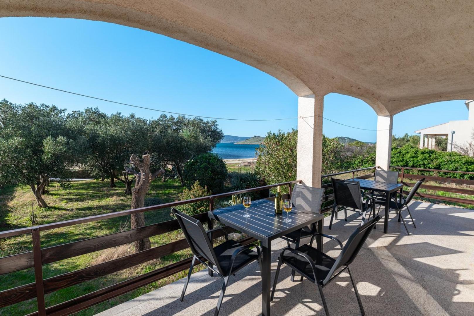 Beachfront Apartment Lostura トゥラニ エクステリア 写真