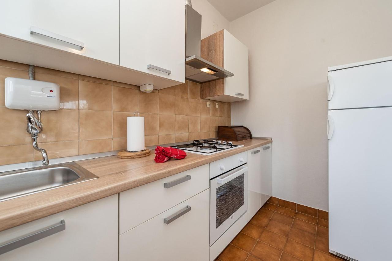 Beachfront Apartment Lostura トゥラニ エクステリア 写真