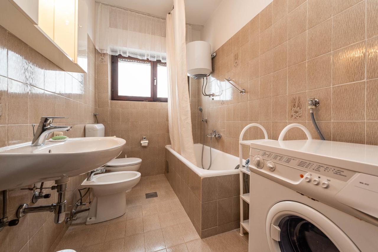 Beachfront Apartment Lostura トゥラニ エクステリア 写真