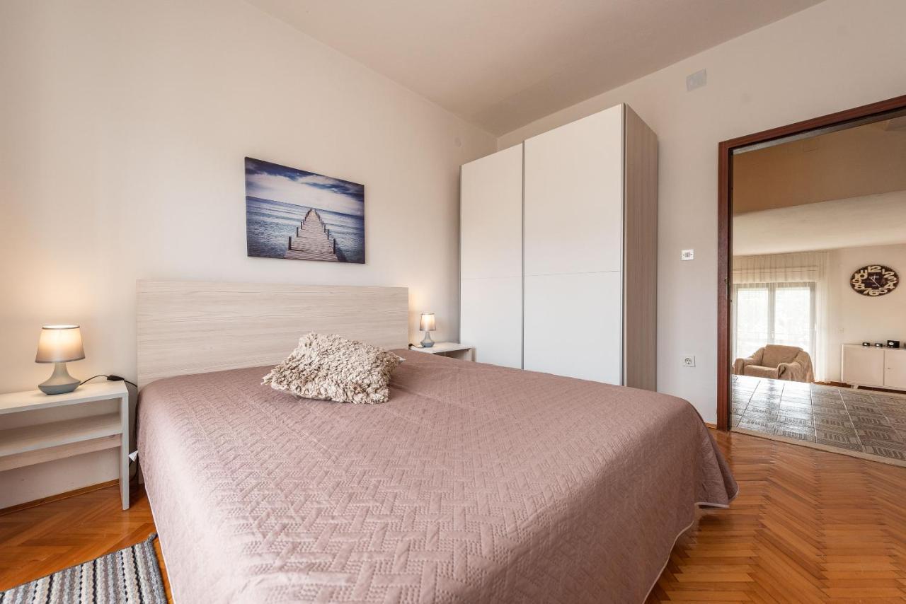 Beachfront Apartment Lostura トゥラニ エクステリア 写真