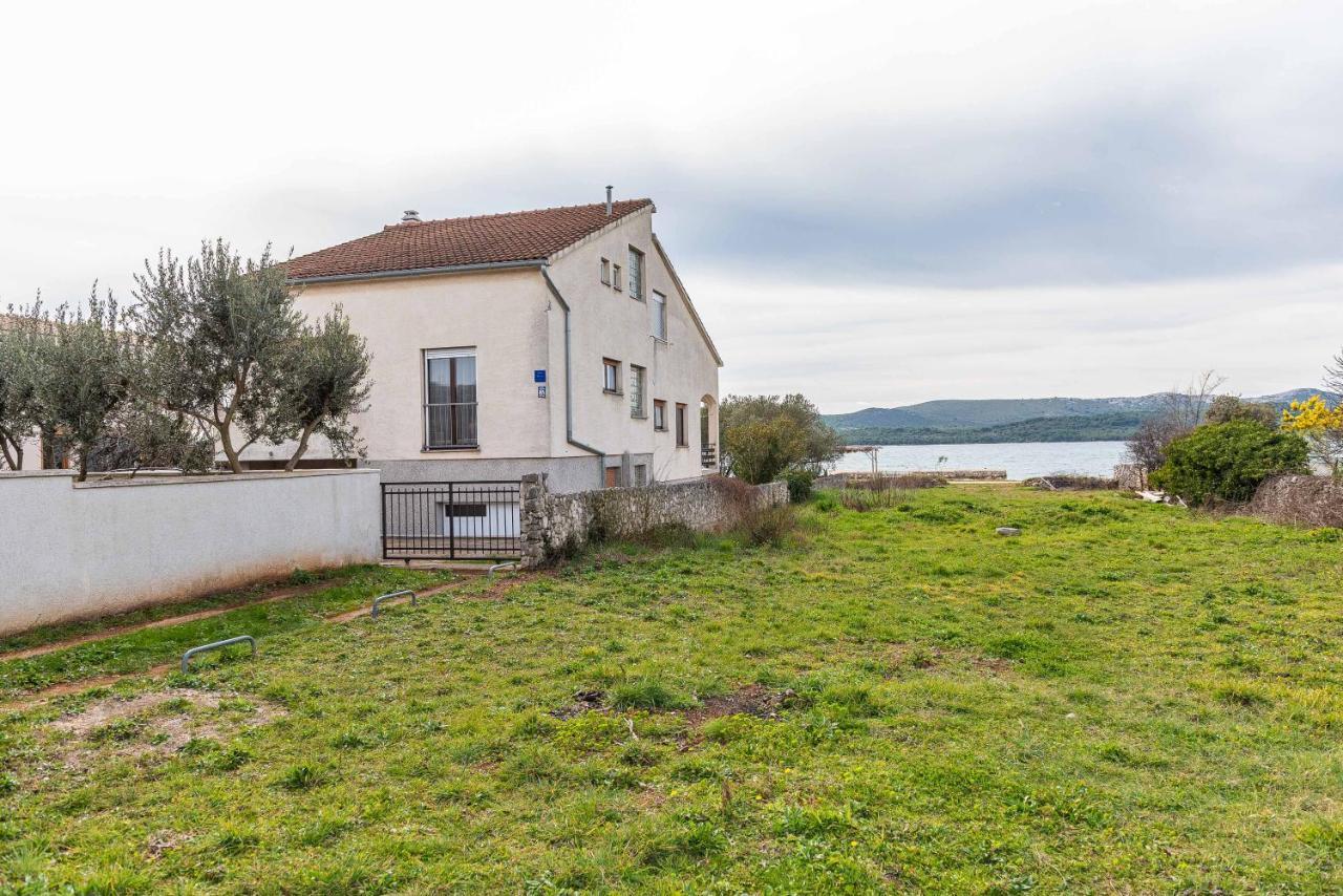 Beachfront Apartment Lostura トゥラニ エクステリア 写真