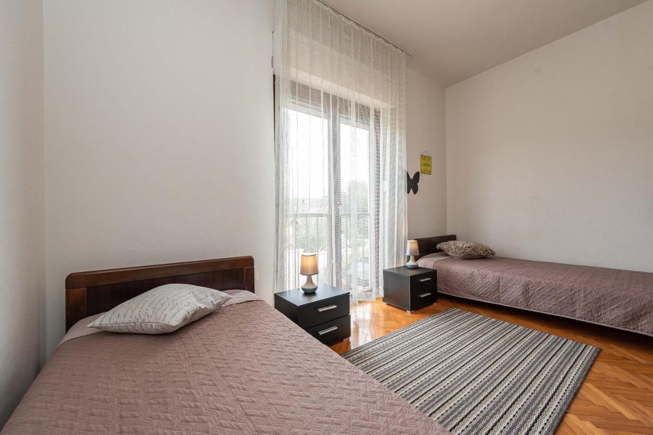 Beachfront Apartment Lostura トゥラニ エクステリア 写真