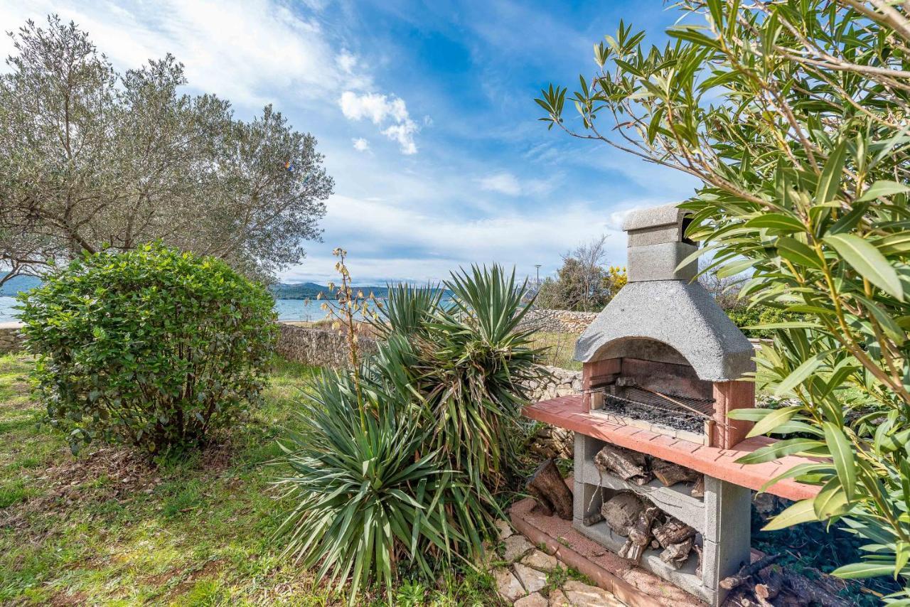Beachfront Apartment Lostura トゥラニ エクステリア 写真